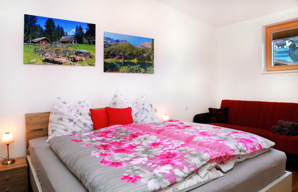 Haus Hoellerer อุทเทนดอร์ฟ ภายนอก รูปภาพ